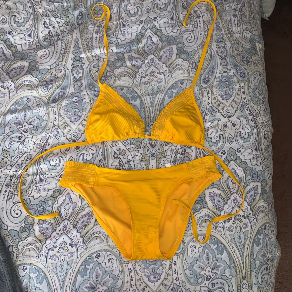 yellow shade and shore bikini